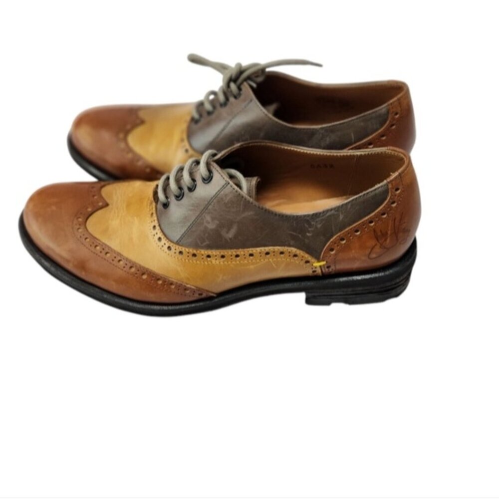 John Fluevog Stylish Two-Tone Leather Men's Shoes - Picture 2 of 12